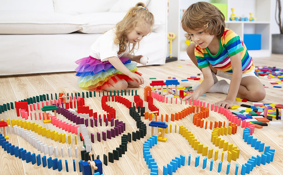 Automatic domino train